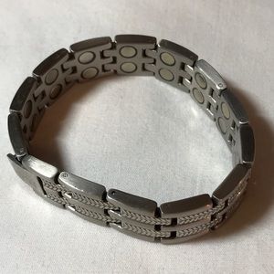 Superior stainless steel bracelet